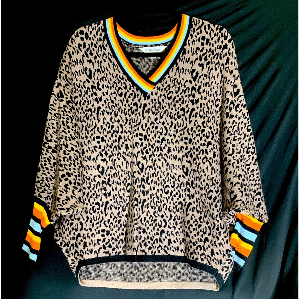 DAVI AND DANI Cheetah sporty stripes sweater size M